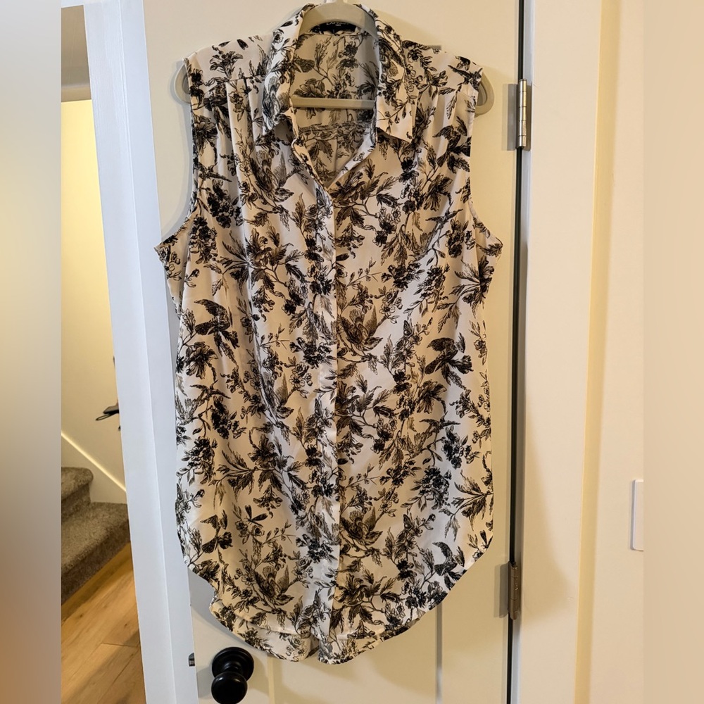 Express pleated shoulder tunic button down tank - floral toile black and cream